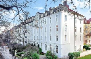 Wohnung mieten in Nymphenburger Straße 215, 80639 Neuhausen-Nymphenburg, 2-Zimmer Dachgeschoss-Wohnung in Bestlage Nymphenburg