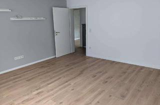 Wohnung mieten in 66130 Saarbrücken, 2,5-Zimmer-Wohnung mit Balkon für Singles oder Paare