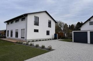 Haus kaufen in 86850 Fischach, Eigentum statt Miete: Neubau-DHH nahe Augsburg | 170 m² | oft günstiger als Miete