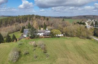 Haus kaufen in 56865 Moritzheim, Freiheit auf 17ha: Großzügige Hofanlage (Reitplatz, Pool, Ausbaureserve) Alleinlage - provisionsfrei