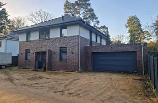 Villa kaufen in 30900 Wedemark, Großzügige Stadtvilla mit Doppelgarage in Wedemark Bissendorf-Wietze