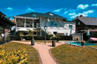 Haus kaufen in 53547 Breitscheid, Breitscheid - Mehrgenerationen- oder Mehfamilienhaus mit Pool und Weitblick
