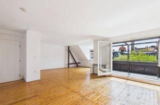 Wohnung kaufen in 80803 Schwabing-West, Absolute Rarität I Dachgeschossjuwel mit Terrasse & Blick auf St. Ursula in Bestlage von Schwabing