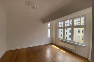 Wohnung kaufen in Fritz-Reuter-Straße, 18057 Kröpeliner Tor-Vorstadt, Vermietet + Provisionsfrei! Lichtdurchflutete 4-Zimmer-Wohnung als solide Kapitalanlage