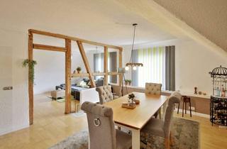 Wohnung kaufen in 75328 Schömberg, DG-Traum: 3,5 Zimmer mit Aussicht, modernisiert, teilmöbliert & sofort bezugsbereit