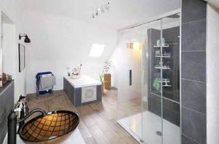 Wohnung kaufen in 75328 Schömberg, Ihr neues Zuhause: Modernisierte DG-Wohnung mit Aussicht und Charme