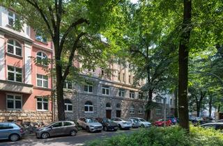 Wohnung kaufen in 40233 Flingern Nord, - GOLDSTÜCK - Sanierte 2 Raum Altbauwohnung mit Balkon und Blick ins grüne Karree!