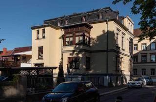 Wohnung mieten in Schulstraße, 08393 Meerane, Großzügige 4-Zimmer-Altbauwohnung (122 m²) mit Wintergarten, Wohnküche, Glasfaser und Stellplatzopti