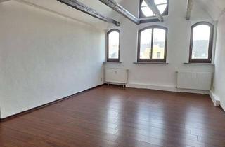 Wohnung mieten in Weststraße 57, 09112 Kaßberg, Dachgeschosswohnung Exklusives Wohnzimmer inbegriffen :)