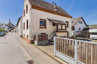 Einfamilienhaus kaufen in 56651 Niederzissen, Sanierungsbedürftiges Einfamilienhaus in Niederzissen