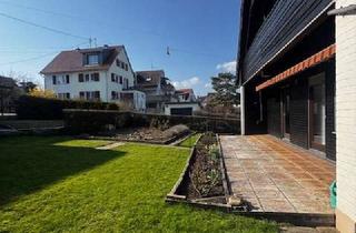 Haus kaufen in Walzenmühlenstr. 12, 70771 Leinfelden-Echterdingen, Gepflegtes 1-2 Fam. Haus mit EBK, Terrasse und Balkon sowie Einzelgarage in L.E. TO 70771 Stetten