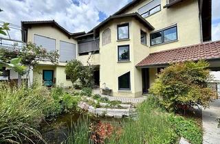 Haus kaufen in 55278 Mommenheim, Ca. 436 m² Wohnfläche: Zweifamilienhaus mit Garten, Teich & Einliegerwohnung
