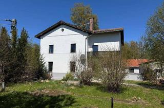 Haus kaufen in Bahnweg, 85567 Grafing, Ehemaliges Bahnwärterhaus mit großem Garten, 15 min mit der Bahn (22 min mit S-Bahn) nach München