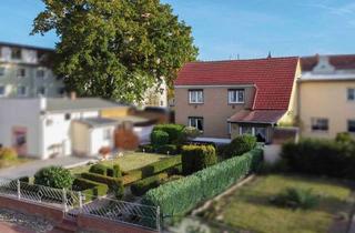 Haus kaufen in 17098 Friedland, Raum zur Selbstverwirklichung: Charmantes 4-Zi.-REH mit Garten und Garage in Friedland