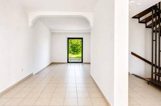 Anlageobjekt in 41372 Niederkrüchten, Kapitalanlage Grenznähe: Reihenhaus mit ca. 4,6 % Rendite und zusätzlichem Wertsteigerungspotenzial