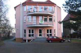 Büro zu mieten in Schönwalder Str. 32, 14612 Falkensee, moderne Büro-/Praxisfläche mit 4 Räumen und Stellplätzern in Falkensee