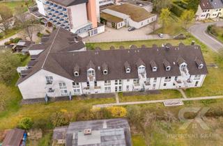 Wohnung kaufen in 95680 Bad Alexandersbad, Hochwertig möbliertes DG-Apartment mit Balkon, EBK, TG Platz und Kurortlage in Bad Alexandersbad