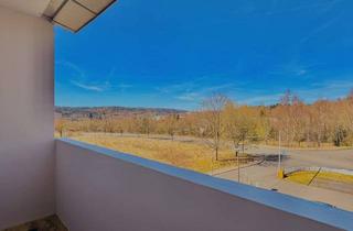 Wohnung kaufen in 98527 Suhl, Einziehen oder vermieten: 3-Zimmer-Wohnung mit Balkon, EBK und Stellplatz