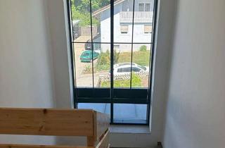 Wohnung mieten in Gutsweg 30, 84130 Dingolfing, Renovierte 3-Zimmer-Wohnung (Obergeschoss) mit Fußbodenheizung und Balkon in Dingolfing