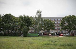 Wohnung mieten in Warschauer Straße 13, 15234 Lichtenberg, 2-Zimmer-Wohnung mit großer Loggia und Renovierungsbonus
