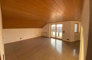 Wohnung mieten in 93105 Tegernheim, Modernisierte 4-Raum-Wohnung mit Balkon und Einbauküche in Tegernheim