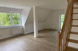 Wohnung mieten in 18109 Groß Klein, Attraktive Maisonette-Wohnung im Ober- und Dachgeschoss eines san