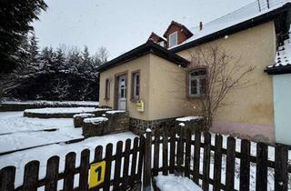 Haus kaufen in Paul-Küster-Straße 1a, 06268 Querfurt, renovierungsbedürftige Wohnung zu verkaufen