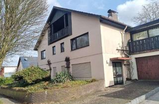 Mehrfamilienhaus kaufen in 61137 Schöneck, *** Mehrfamilienhaus mit Praxis und ELW in bevorzugter Feldrandnähe