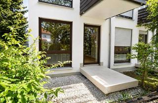 Wohnung kaufen in 81245 München, AIGNER - Sonnenplatz in Obermenzing: 1,5 Zimmer mit Garten & S/W-Terrasse