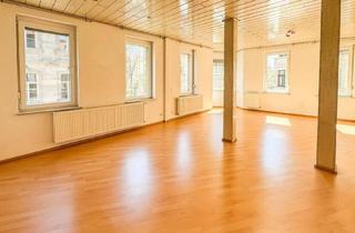 Wohnung kaufen in 90762 Fürth, Fürth - Bezugsfreie 4-Zimmer-Wohnung mit Balkon und zwei Bädern im Herzen von Fürth