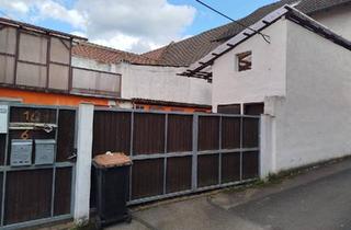 Haus kaufen in 97505 Geldersheim, Geldersheim - 2 Familienhaus mit 9 ZW * Kapitalanlage oder Selbst wohnen