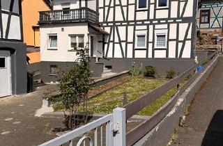 Haus kaufen in 35690 Dillenburg, Dillenburg - Haus mit großem Hof ??und Scheune in Nanzenbach