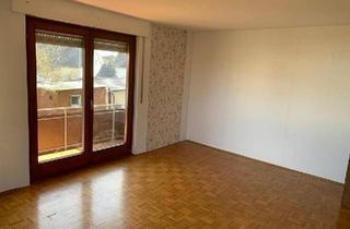 Doppelhaushälfte kaufen in 78054 Villingen-Schwenningen, Villingen-Schwenningen - Doppelhaushälfte mit drei Wohnungen und Garage