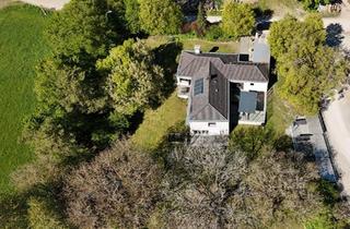 Haus kaufen in 85095 Denkendorf, Denkendorf - Exklusiver Bungalow auf Parkähnlichem Grundstück 2967 qm