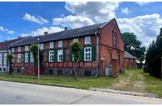 Haus kaufen in 16866 Kyritz, Kyritz - Historischer Dreiseitenhof - 4.000 m² Grundstück & 1h bis Berlin