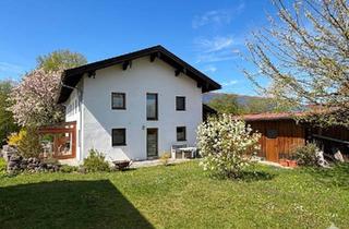 Einfamilienhaus kaufen in 83349 Palling, Palling - Vielseitiges Zweifamilienhaus mit großem Potenzial