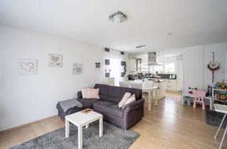 Wohnung kaufen in 89150 Laichingen, Attraktive 2,5-Zimmer-Wohnung mit Balkon und Garage in zentrumsnaher Lage