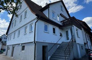 Wohnung kaufen in Wildbader Straße 54, 75394 Oberreichenbach, Gepflegte 2-Zimmer-Wohnung mit PKW-Stellplatz in ruhiger gesuchter Wohnlage von Oberreichenbach