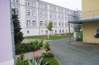Wohnung kaufen in 08496 Neumark, Helle 2-RWE mit Lift+ Fußbodenheizung zu vermieten