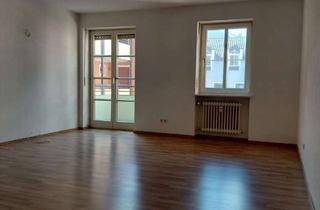 Wohnung kaufen in 94469 Deggendorf, Großzügige 2-Zimmer-Stadtwohnung mit Westbalkon - modernes Bad - Küche inklusive - sofort frei