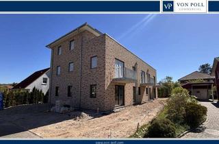 Wohnung kaufen in 24306 Plön, Barrierearmes Wohnen mit Komfort: Erdgeschoss-Wohnung mit Garten, Stellplatz & PV-Anlage