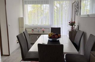 Wohnung kaufen in 40595 Garath, Lichtdurchflutet 3,5 Zimmer Wohnung mit zwei Balkonen