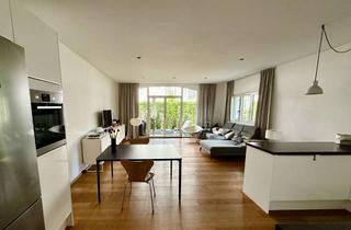 Wohnung mieten in Kreuzjochstraße, 81825 Berg am Laim, Ruhige Wohnung mit 3 Zimmern im Grünen