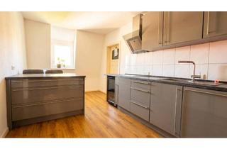 Wohnung mieten in Steinerstraße 48, 59457 Werl, Altbau-Charme in bester Lage: 3 Zimmer im Dachgeschoss einer historischen Villa mit Stellplatz