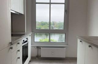 Wohnung mieten in Sedanstraße 4B, 13581 Spandau, Modernisierte 3 Zimmer Wohnung mit Einbauküche