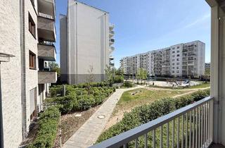 Wohnung mieten in Trusetaler Straße 92, 12687 Marzahn, Moderne 4-Zimmer-Wohnung mit 2 Bädern, Balkon & Fußbodenheizung