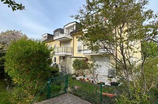 Wohnung mieten in 81825 Trudering-Riem, Renoviert, gute Ausstattung und hell: gemütliche Single-Dachgeschosswohnung in Trudering