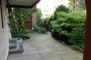 Wohnung mieten in Falkenauerstr., 91058 Erlangen, WG-geeignete DG-Wohnung mit zwei Räumen und Einbauküche