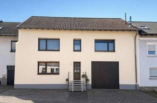 Haus kaufen in 66798 Wallerfangen, Charmantes Zweifamilienhaus mit Scheune und Ausbaupotenzial in Wallerfangen-Ittersdorf!