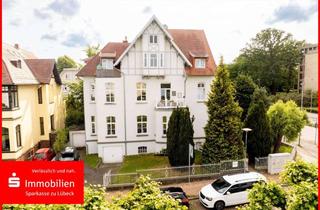 Mehrfamilienhaus kaufen in 23568 St. Gertrud, Repräsentatives Altbau-Mehrfamilienhaus in begehrter Lage - 4 Wohneinheiten zzgl. Bürofläche im EG